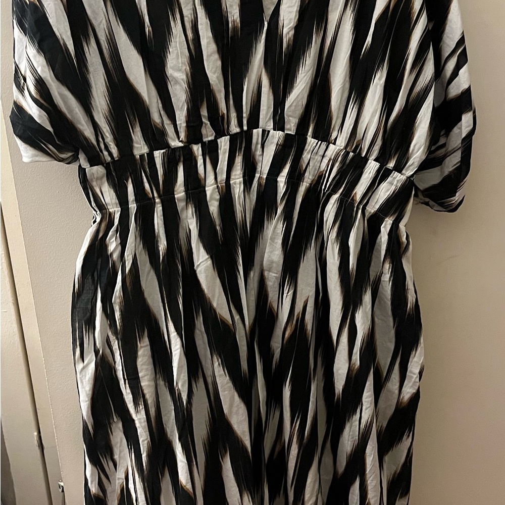 Banana Republic Black and White Abstract Dress